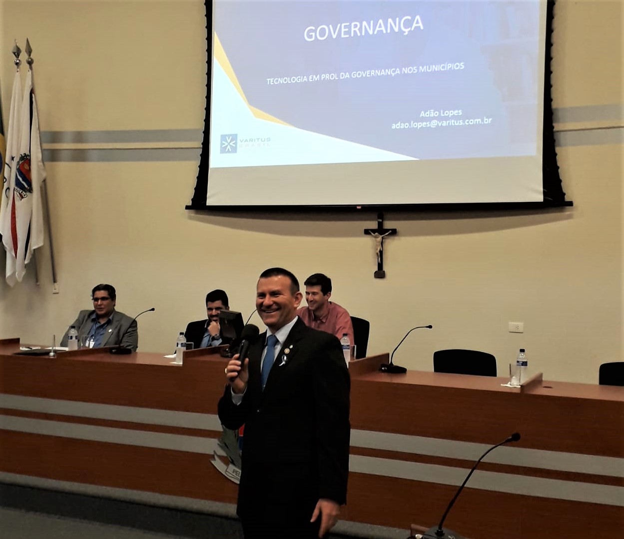 CEO da VARITUS fala sobre governança em ciclo de palestras da Câmara de Araras