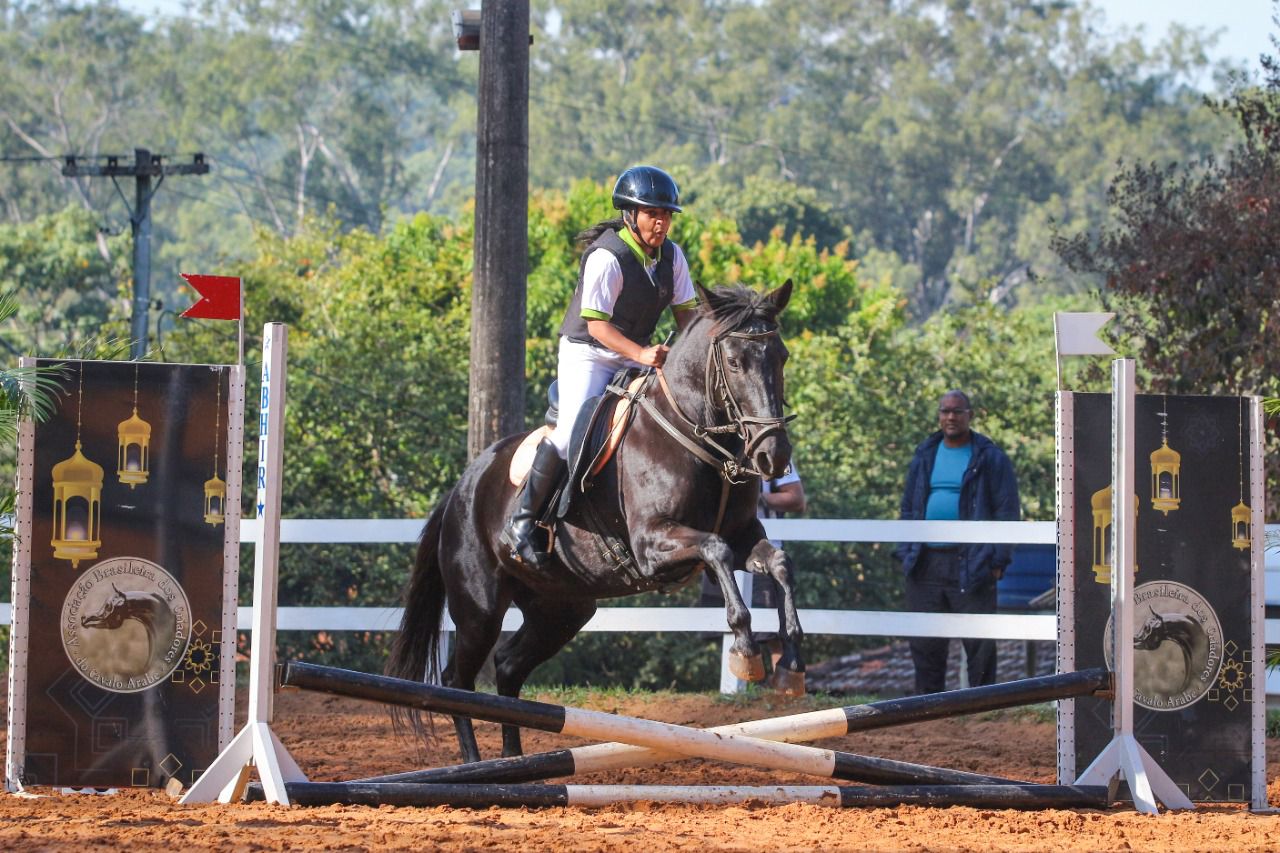 Hipismo Paraequestre – Camila Bueno fica em 1º lugar em prova da ABHIR em Rio Claro