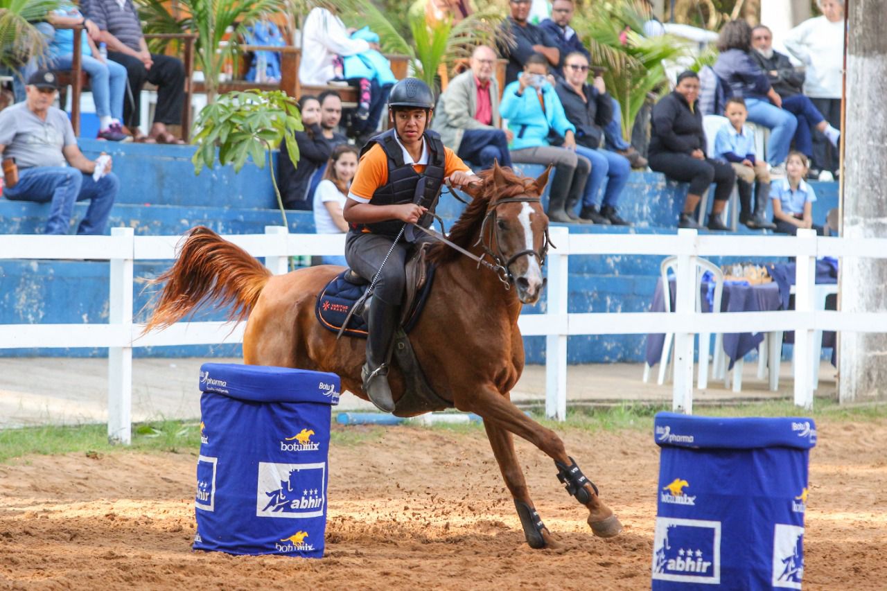 Hipismo – Cavaleiros patrocinados pela VARITUS fazem bonito em provas da ABHIR em Rio Claro